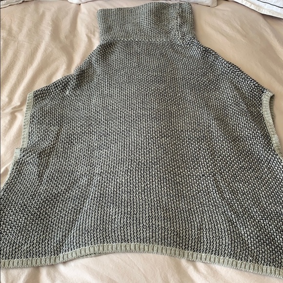 Gap Cowl Turtleneck sweater - Picture 4 of 9